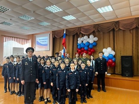 Полицейские Златоуста приняли участие в открытии первого кадетского класса правоохранительной направленности